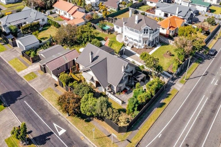 Photo of property in 70 Collins Street, Hawera, 4610