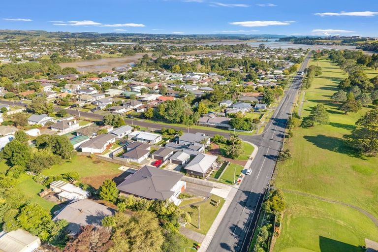Photo of property in 12b Racecourse Road, Waiuku, 2123