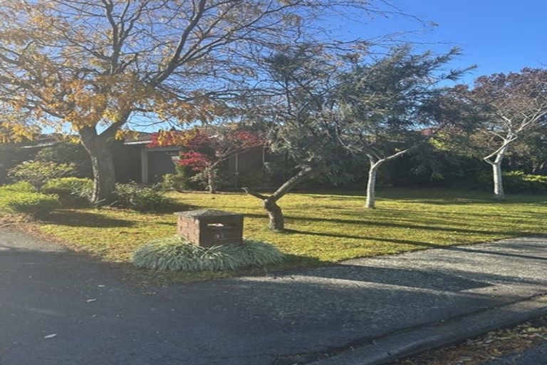 Photo of property in 34 Regency Crescent, Redwood, Christchurch, 8051