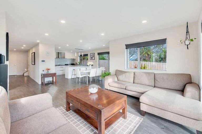 Photo of property in 14a Kotuku Street, Te Atatu Peninsula, Auckland, 0610