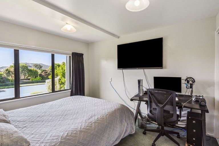 Photo of property in 8 Millennium Hill, Paraparaumu, 5032