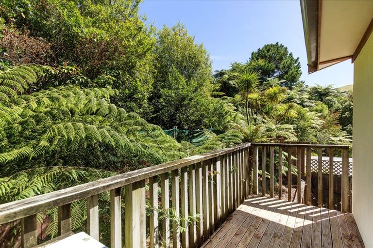 Photo of property in 150 Tirohanga Road, Tirohanga, Lower Hutt, 5010