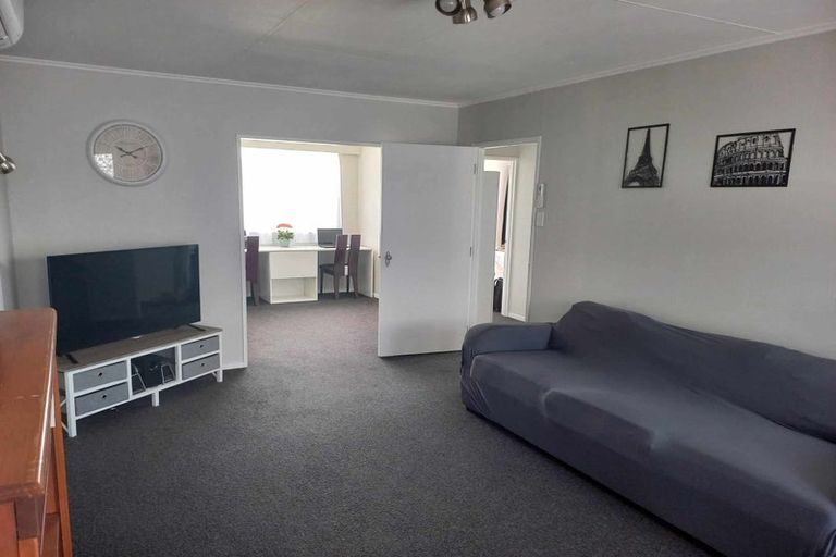 Photo of property in 70a Featherston Street, Takaro, Palmerston North, 4412