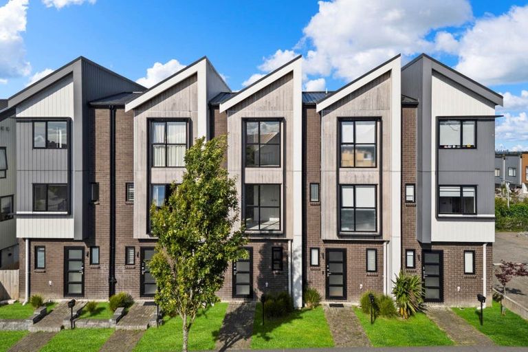 Photo of property in 3/36 Westgate Drive, Westgate, Auckland, 0614