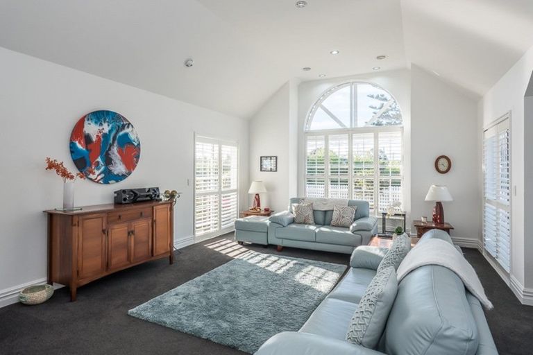 Photo of property in 1 Maple Lane, Waikanae, 5036