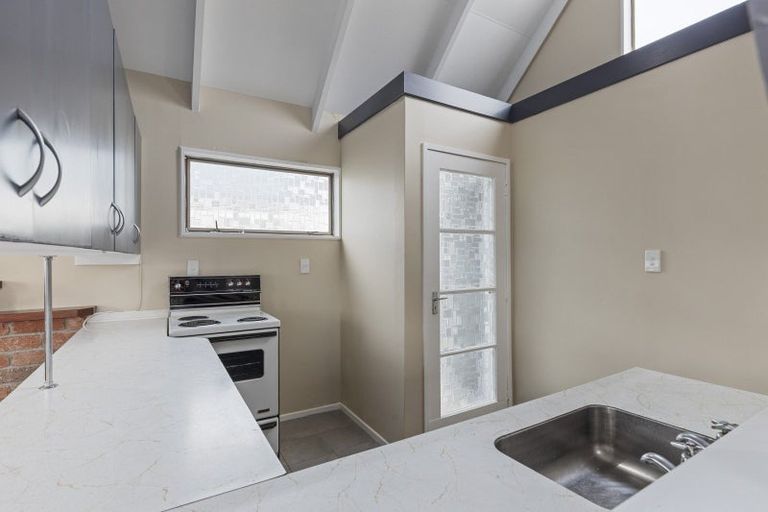 Photo of property in 1/9 Brierley Place, Marfell, New Plymouth, 4310