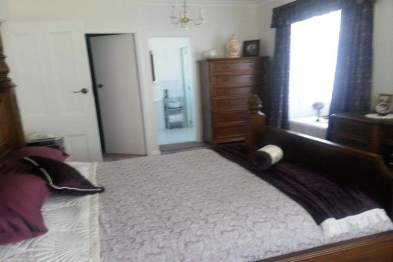 Photo of property in 30 Karu Crescent, Waikanae, 5036