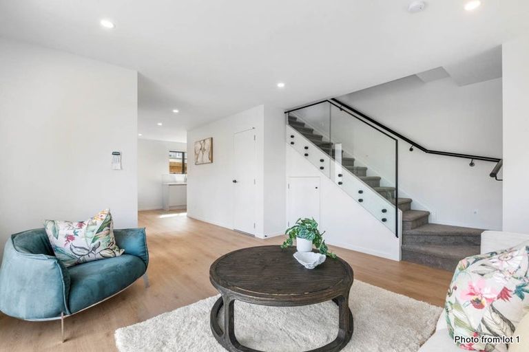 Photo of property in 112b Eversleigh Road, Belmont, Auckland, 0622