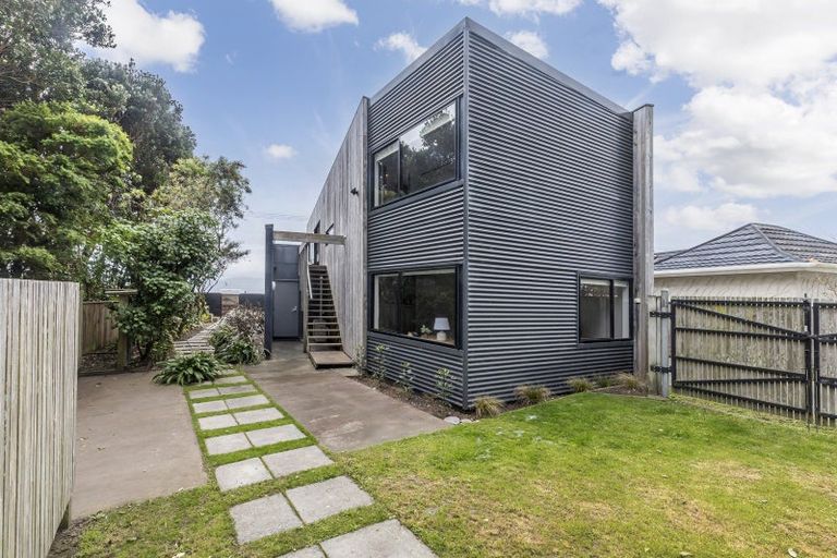 Photo of property in 87 Marine Parade, Seatoun, Wellington, 6022