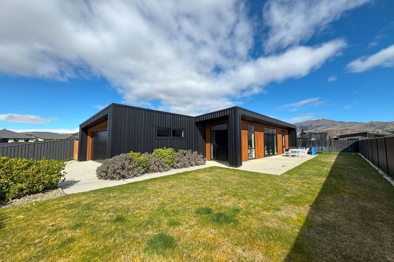 Photo of property in 3 Neason Place, Cromwell, 9310