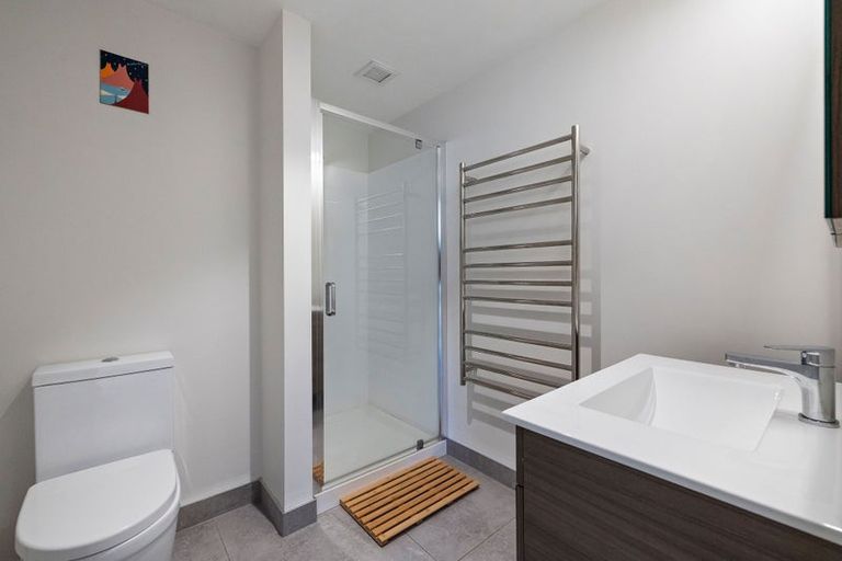 Photo of property in Toru Apartments, 702/10 Copper Beech Avenue, Frankton, Queenstown, 9300