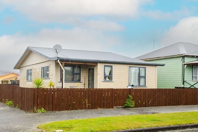 Photo of property in 25 Blake Street, Blaketown, Greymouth, 7805