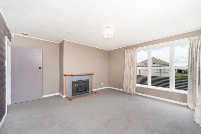 Photo of property in 3 Montrose Place, Takaro, Palmerston North, 4412