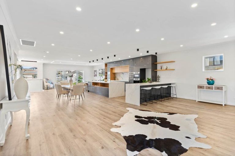 Photo of property in 35 Pacific Heights Road, Orewa, 0931