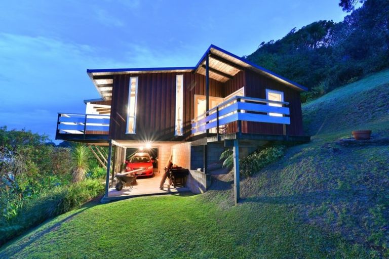 Photo of property in 20 Glenelg Road, Red Beach, 0932