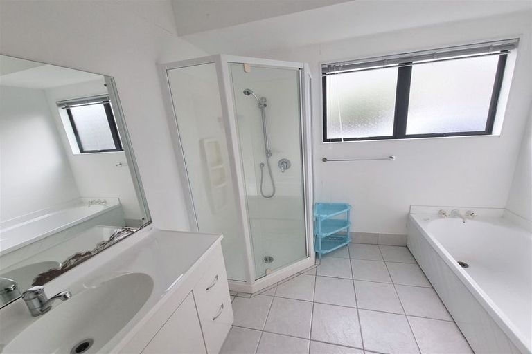 Photo of property in 15 Sailfish Drive, West Harbour, Auckland, 0618