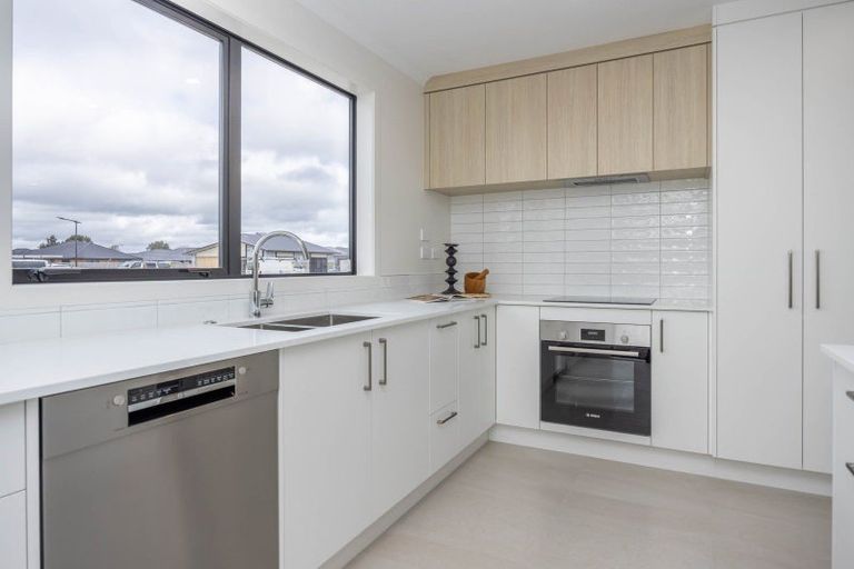 Photo of property in 15 Pukaki Place, Baverstock, 3200