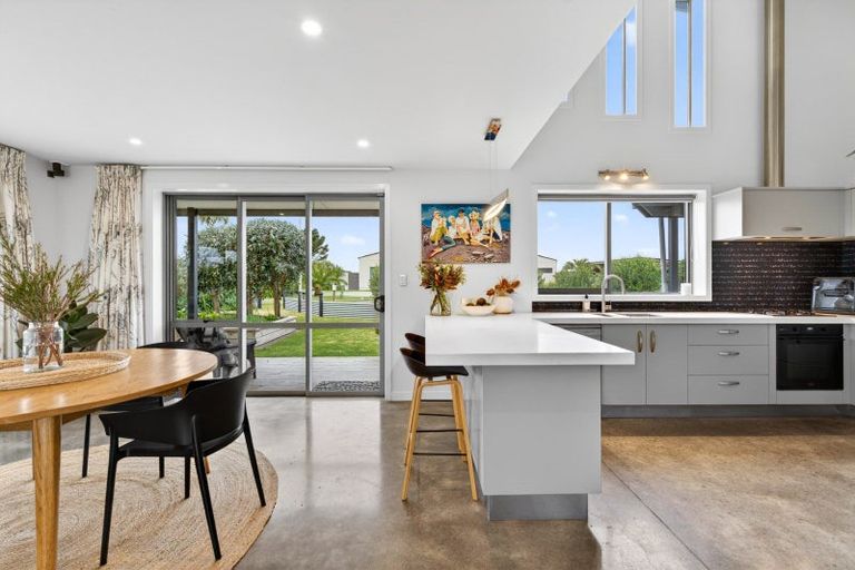Photo of property in 11 Mer Place, Bay View, Napier, 4104