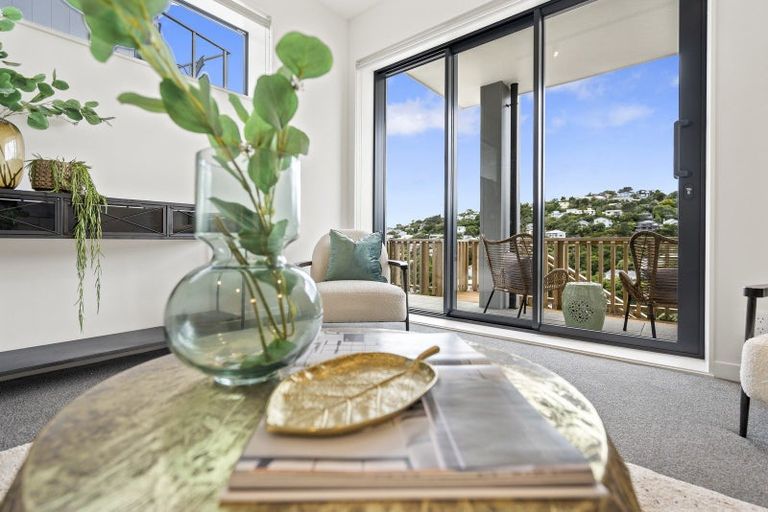 Photo of property in 69u2 Tiketike Way, Brooklyn, Wellington, 6021