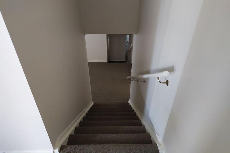 Photo of property in 9 Ryehill Close, New Lynn, Auckland, 0600