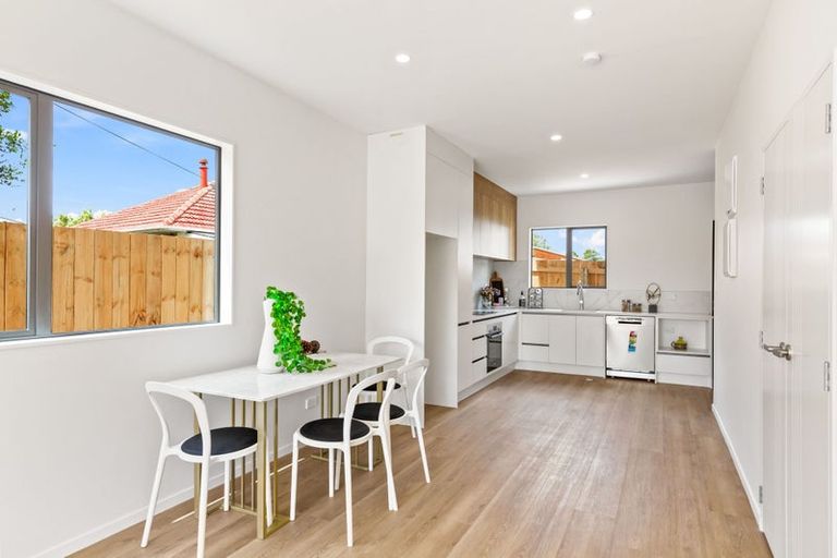 Photo of property in 20a Fairdene Avenue, Henderson, Auckland, 0610