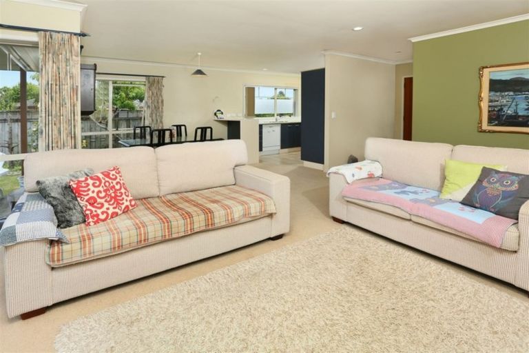 Photo of property in 10 Hillwell Drive, Henderson, Auckland, 0612