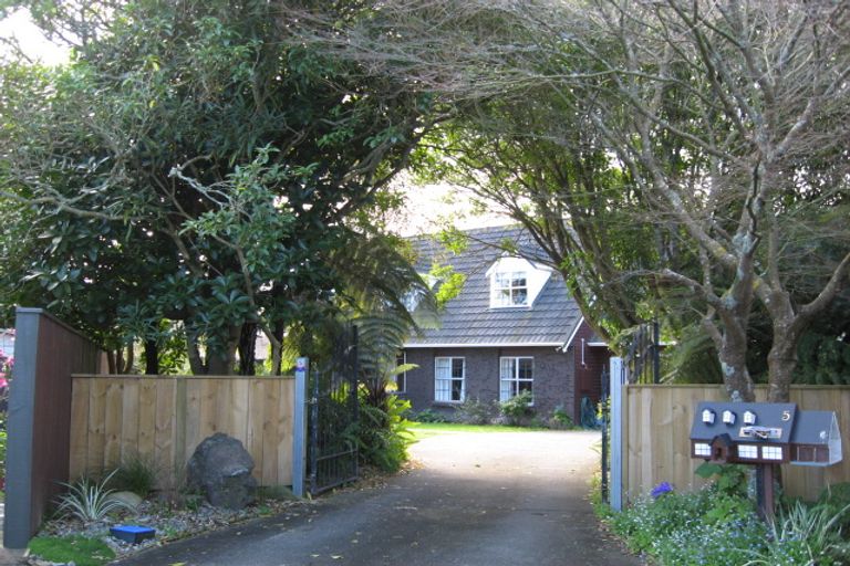 Photo of property in 5 Titoki Place, Levin, 5510