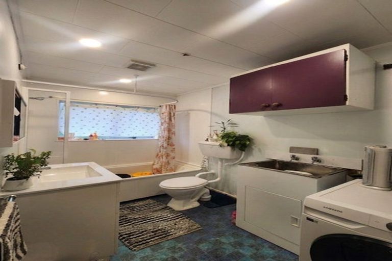Photo of property in 4/10 Petherick Crescent, Johnsonville, Wellington, 6037