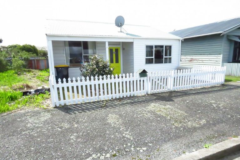 Photo of property in 5 Fonblanque Street, Westport, 7825