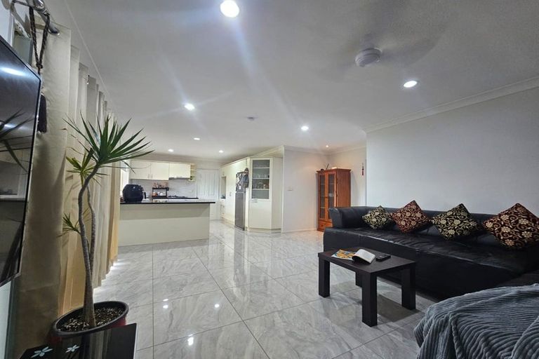 Photo of property in 49 Longford Park Drive, Takanini, 2112