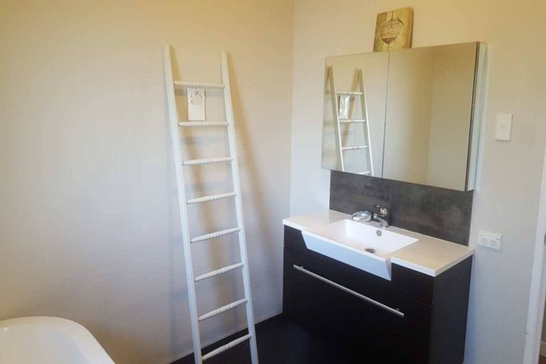 Photo of property in 25 Fairview Road, Papatoetoe, Auckland, 2025