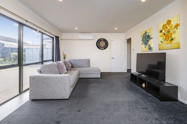 Photo of property in 2/14 Prictor Street, Papakura, 2110