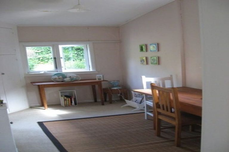 Photo of property in 87 Muritai Road, Eastbourne, Lower Hutt, 5013