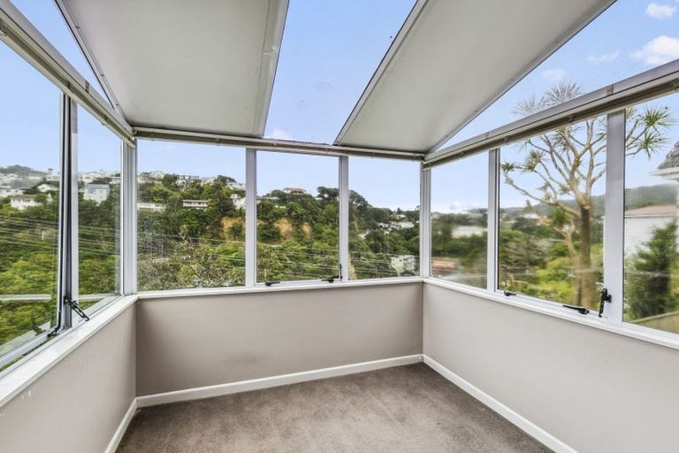 Photo of property in 18 Putnam Street, Northland, Wellington, 6012