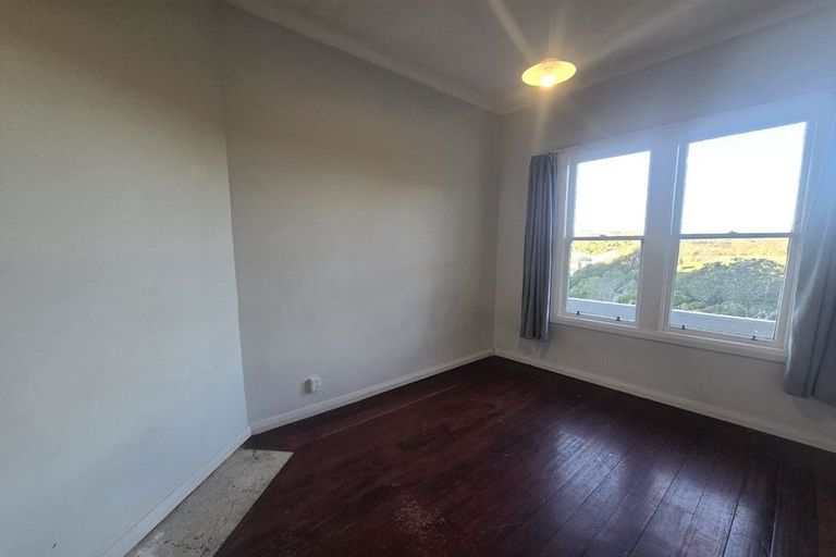 Photo of property in 92 Rolleston Street, Mount Cook, Wellington, 6021