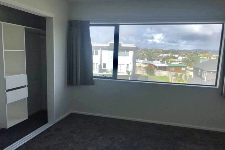 Photo of property in 30 Meritage Lane, Te Atatu South, Auckland, 0610