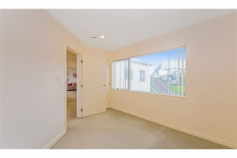 Photo of property in 115 Arran Road, Browns Bay, Auckland, 0630