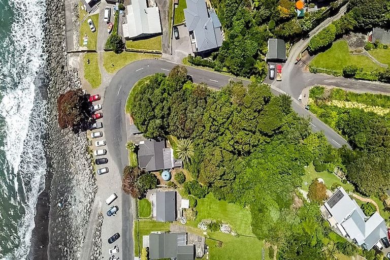 Photo of property in 25-27 Onaero Beach Road, Onaero, Waitara, 4383