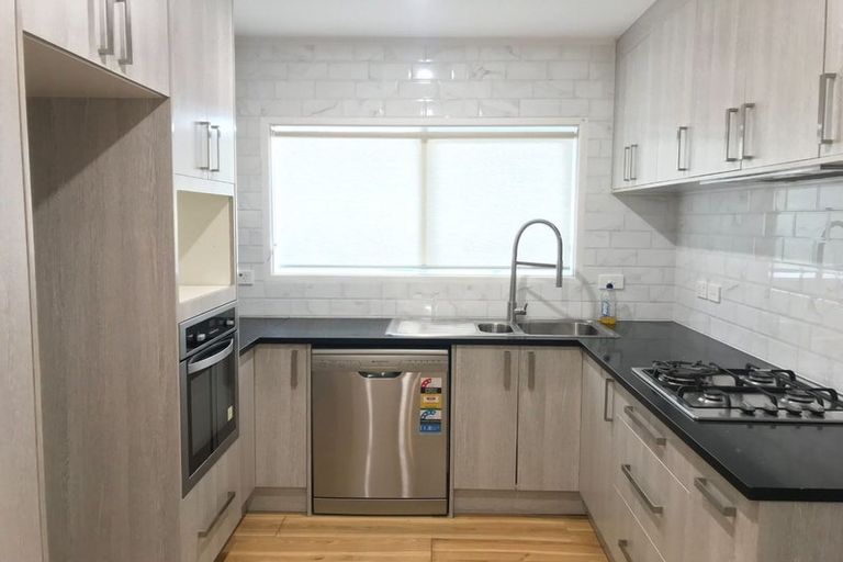 Photo of property in 66 Sunlands Drive, Manurewa, Auckland, 2102
