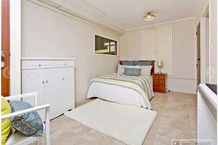 Photo of property in 17 Hollyhock Place, Browns Bay, Auckland, 0630