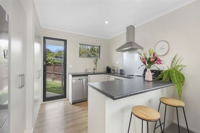 Photo of property in 8 Hurst Place, Parklands, Christchurch, 8083