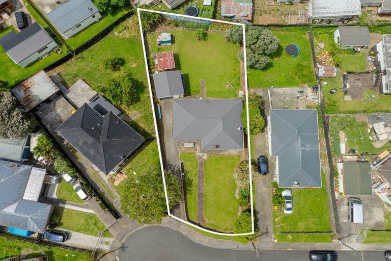 Photo of property in 5 Leonard Place, Otara, Auckland, 2023