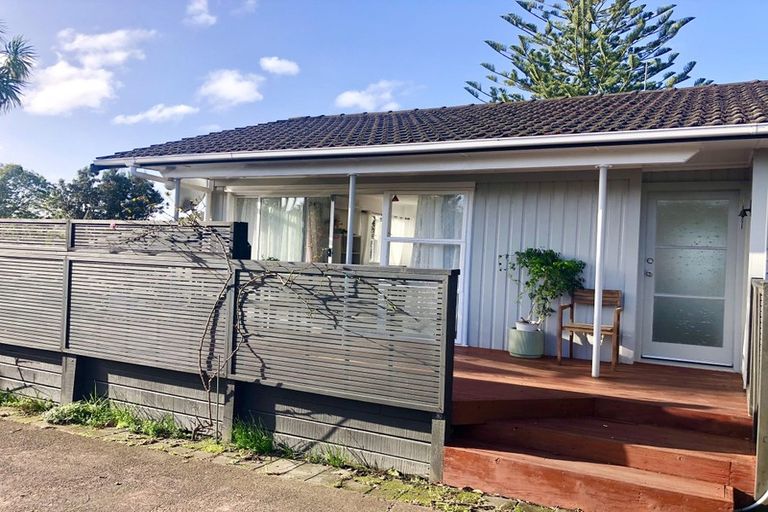 Photo of property in 1/15 Paramu Avenue, Birkdale, Auckland, 0626
