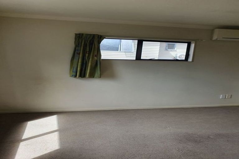 Photo of property in 52b Royal View Road, Te Atatu South, Auckland, 0610