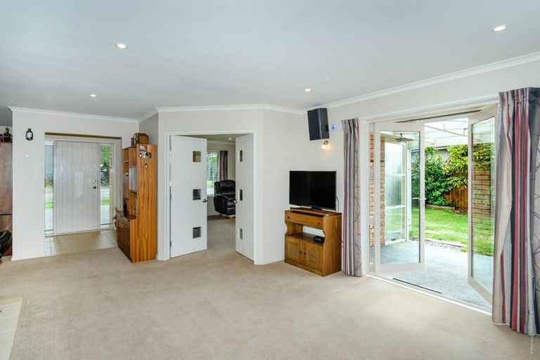 Photo of property in 10 Rochester Crescent, Rolleston, 7614