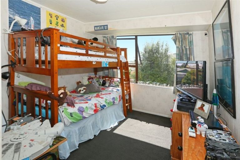 Photo of property in 1 Marlene Avenue, Te Atatu South, Auckland, 0610