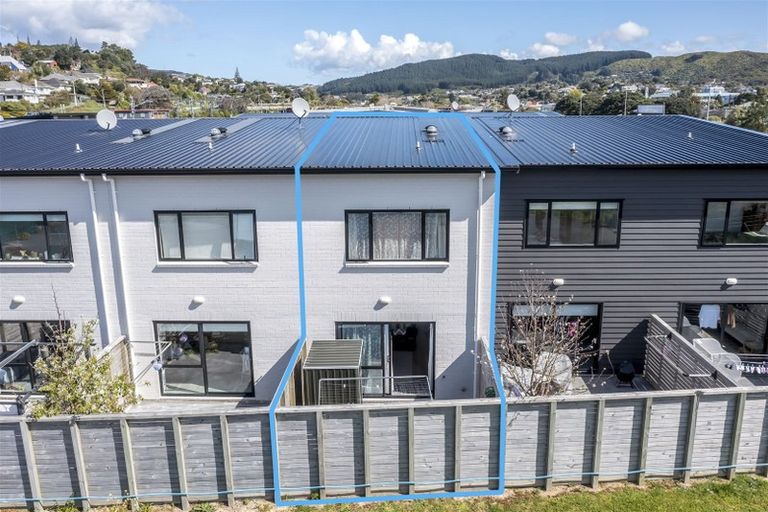 Photo of property in 19/9u Surrey Street, Tawa, Wellington, 5028