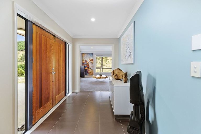 Photo of property in 499 South Makara Road, Makara, Karori, 6972