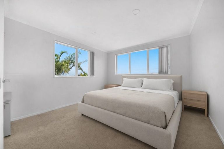 Photo of property in 51 Mt Lebanon Crescent, The Gardens, Auckland, 2105