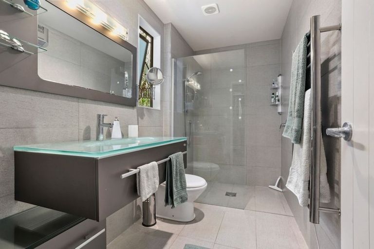 Photo of property in 81 Huia Road, Titirangi, Auckland, 0604